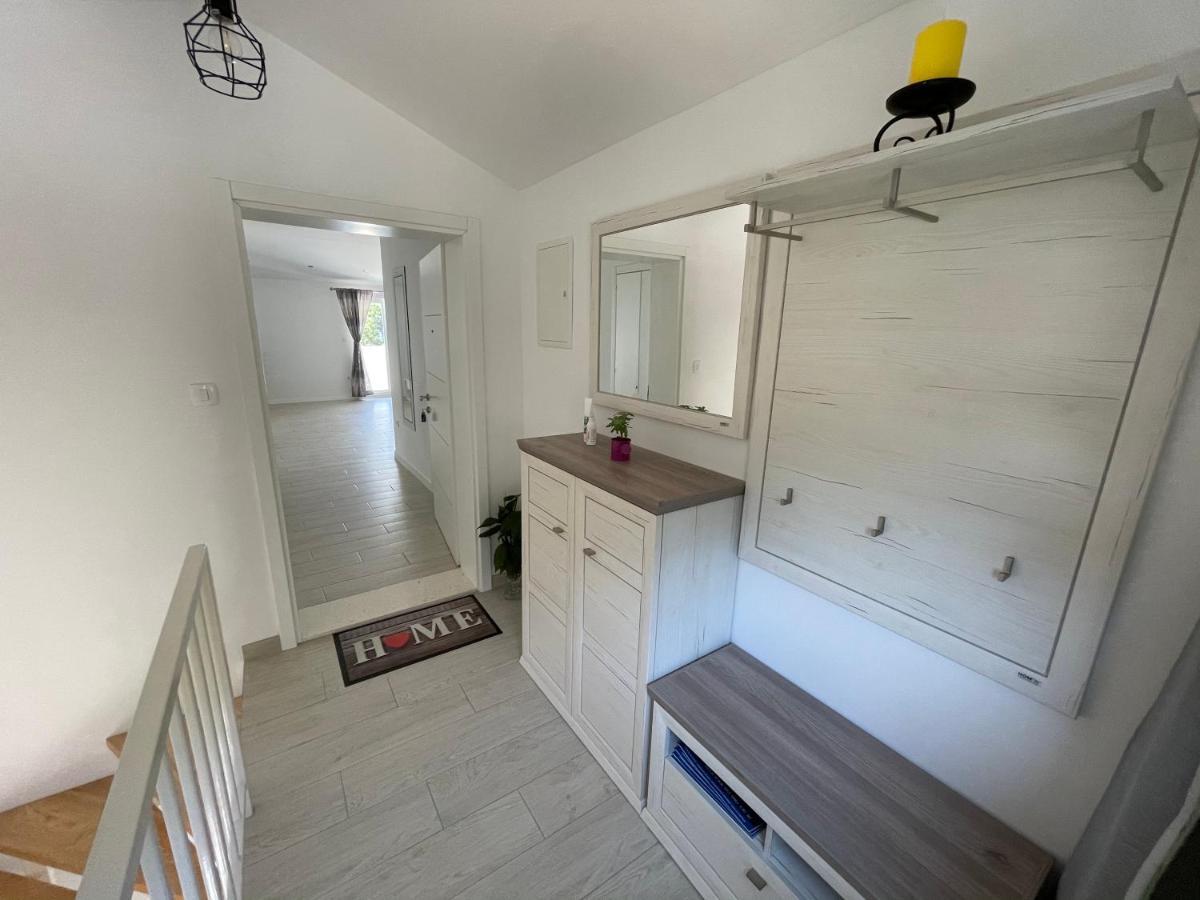 Apartman Mili Baška Voda Exteriör bild