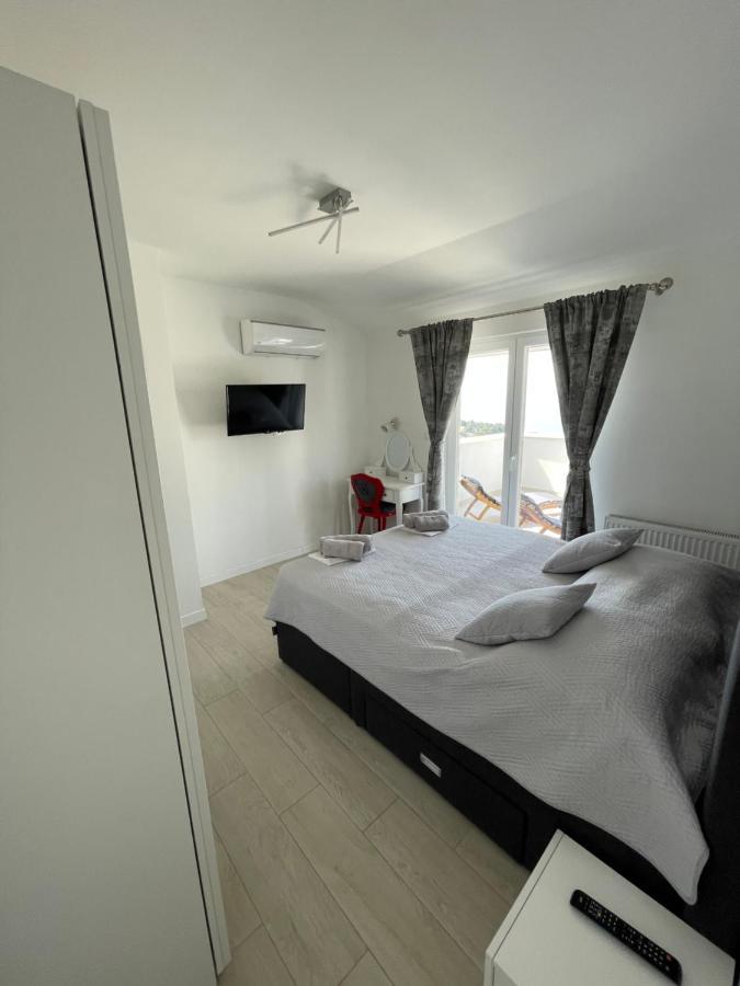 Apartman Mili Baška Voda Exteriör bild