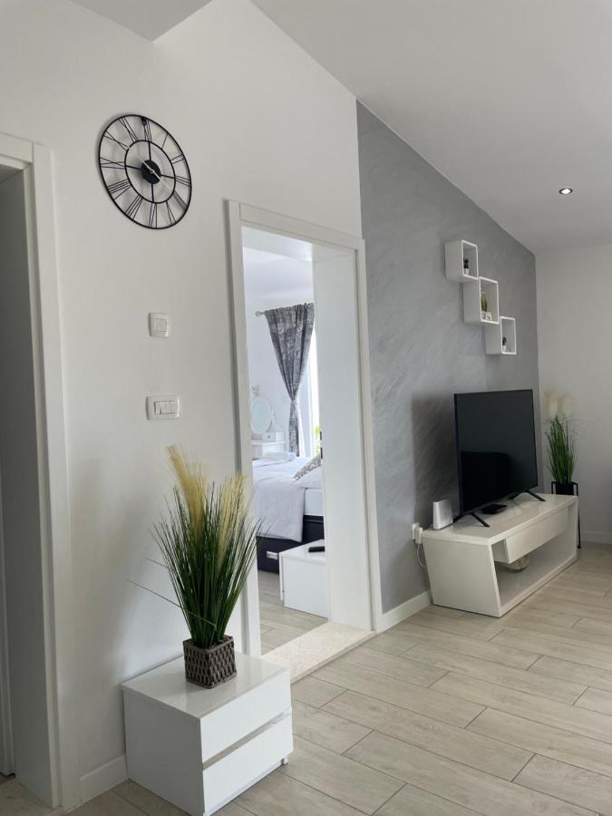 Apartman Mili Baška Voda Exteriör bild