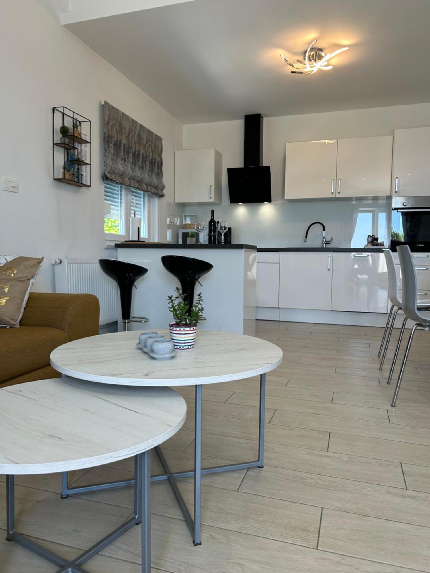 Apartman Mili Baška Voda Exteriör bild