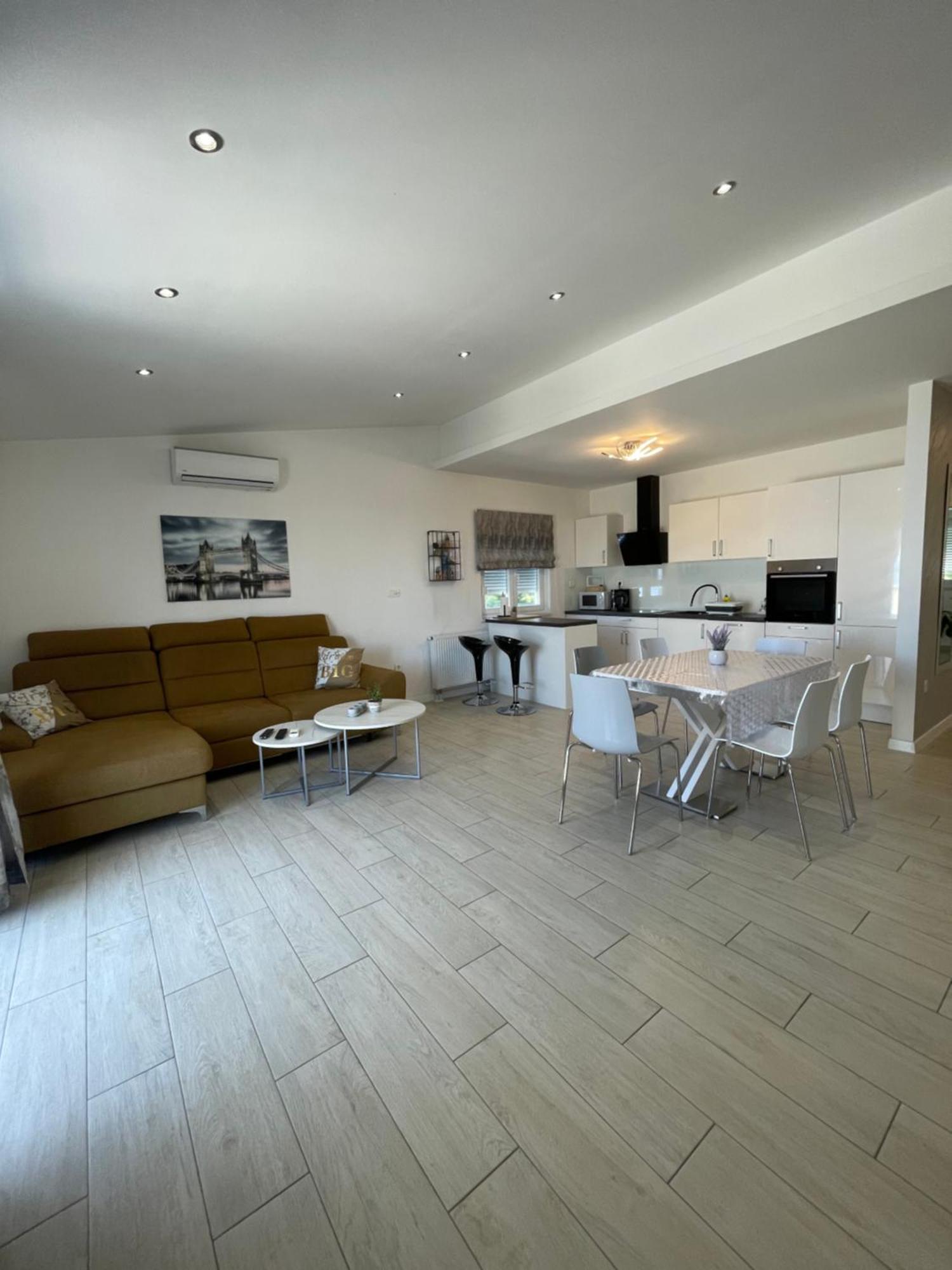 Apartman Mili Baška Voda Exteriör bild