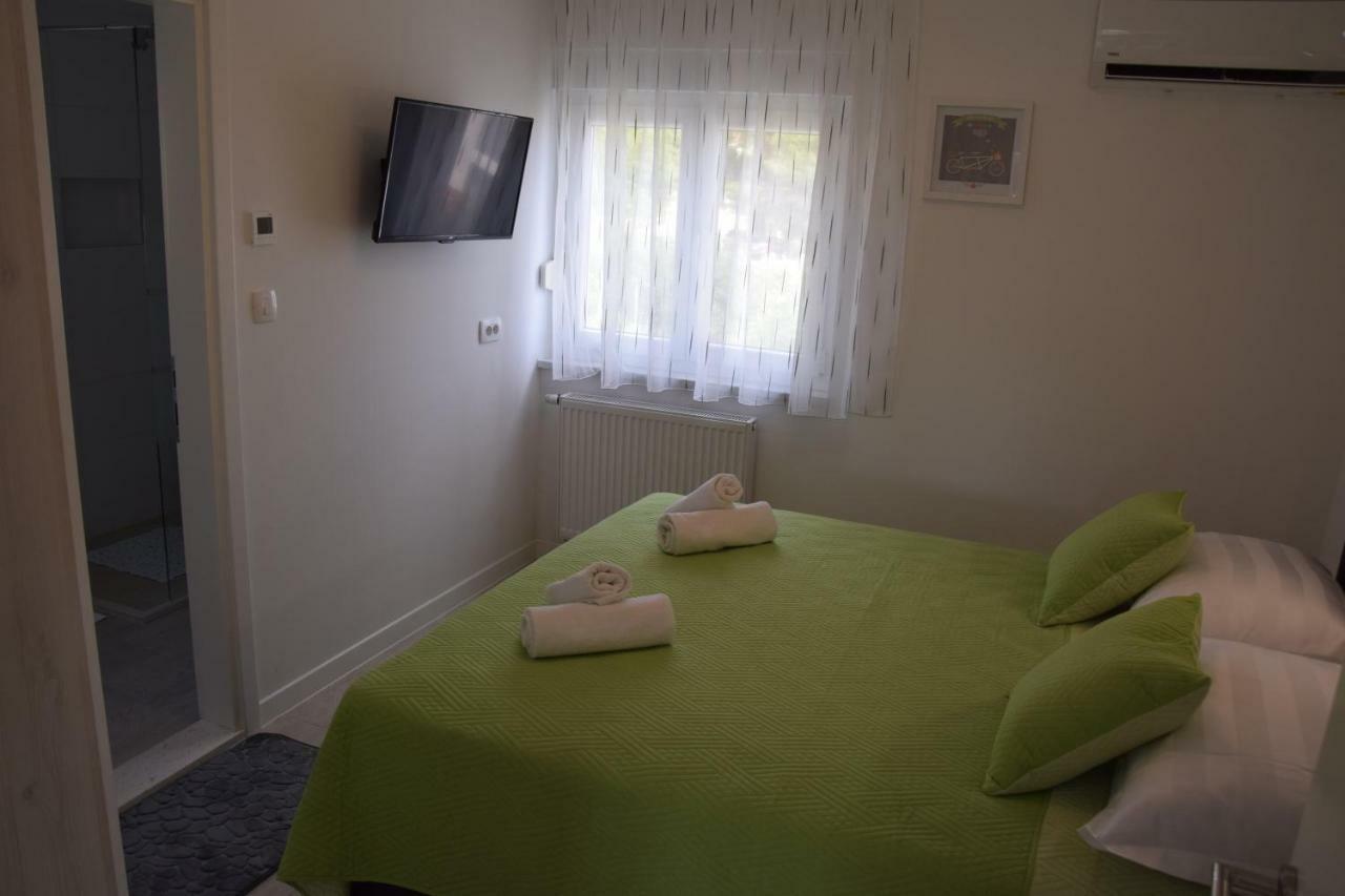 Apartman Mili Baška Voda Exteriör bild